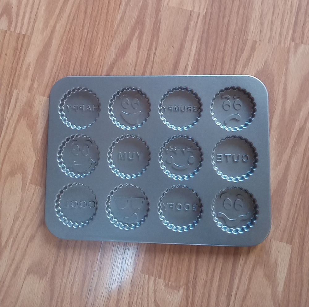 Nordicware Funny Face Treats Pan Excellent Shape